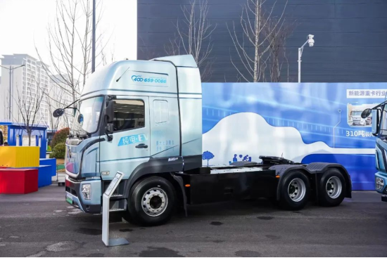 實(shí)力見(jiàn)證 | 多款新品首發(fā)，宇通重卡春季新品發(fā)布會(huì)隆重舉行