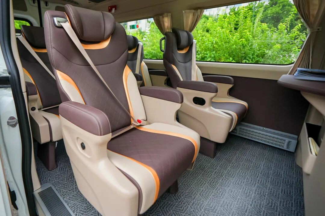 實力共鑒!宇通天駿V6E榮獲“2025年度用戶信賴引領(lǐng)獎” 實力共鑒!宇通天駿V6E榮獲“2025年度用戶信賴引領(lǐng)獎”