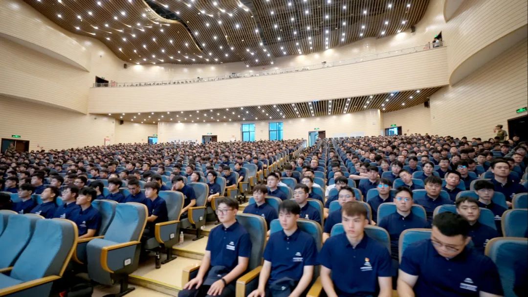 宇通新生有自己的【開學典禮】 宇通新生有自己的【開學典禮】