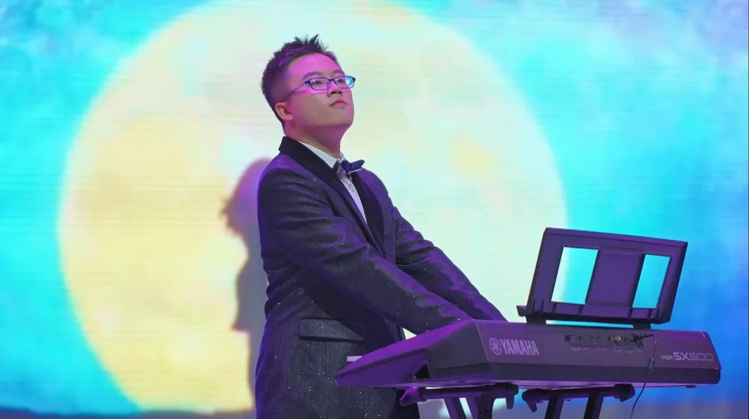 宇通新生有自己的【開學典禮】 宇通新生有自己的【開學典禮】