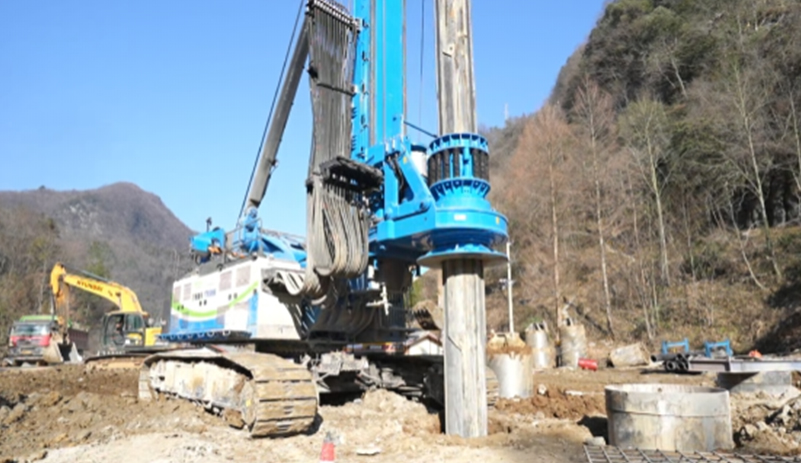 宇通電動旋挖鉆高效助力宜涪高鐵 建設，用電動科技打造綠色工程