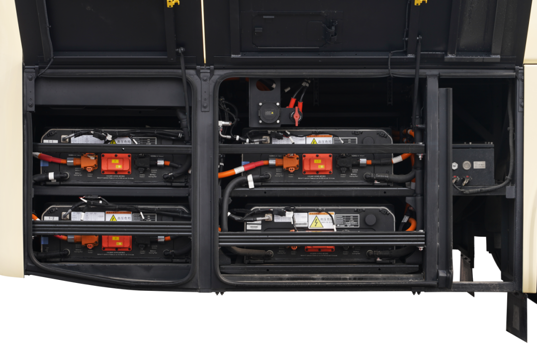 宇通上新季丨大運力超能巴士助力旅游經濟一路“繁花” 宇通上新季丨大運力超能巴士助力旅游經濟一路“繁花”