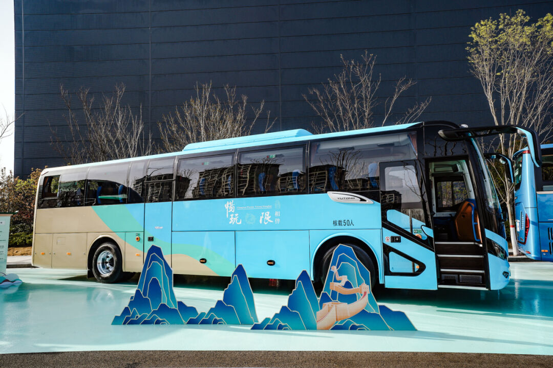 宇通上新季丨大運力超能巴士助力旅游經濟一路“繁花” 宇通上新季丨大運力超能巴士助力旅游經濟一路“繁花”