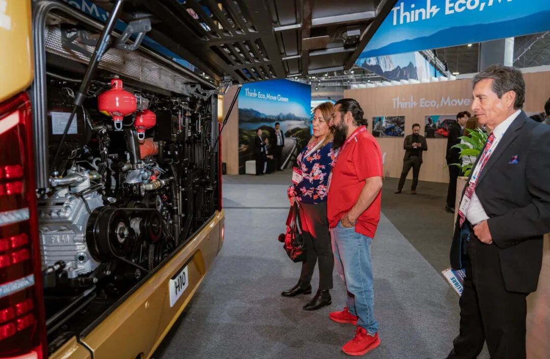 宇通在墨西哥客車展發(fā)布全品類公路車型,助力當(dāng)?shù)乜沙掷m(xù)出行 圖片