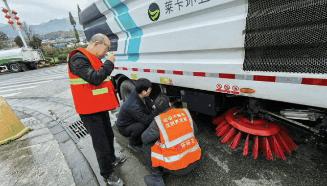 暖心守護(hù)+熱度|宇通重工暖冬護(hù)車行動(dòng)全國(guó)進(jìn)行中... 圖片