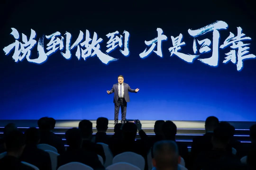 12款新品重磅發(fā)布!宇通向“新”而行繪藍圖 12款新品重磅發(fā)布!宇通向“新”而行繪藍圖